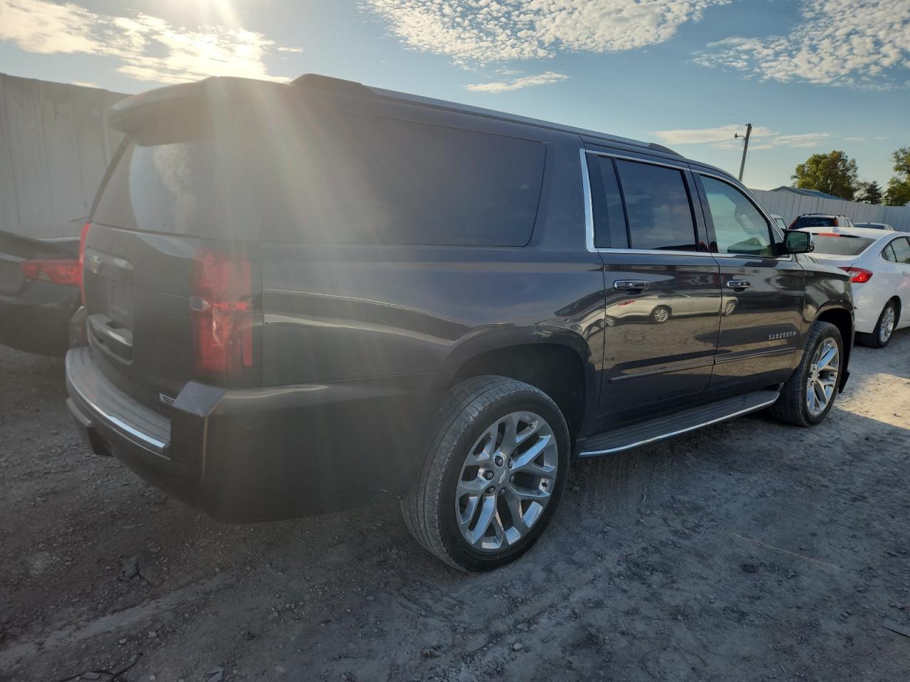 2018 Chevrolet Suburban K1500 Premier - Image 3
