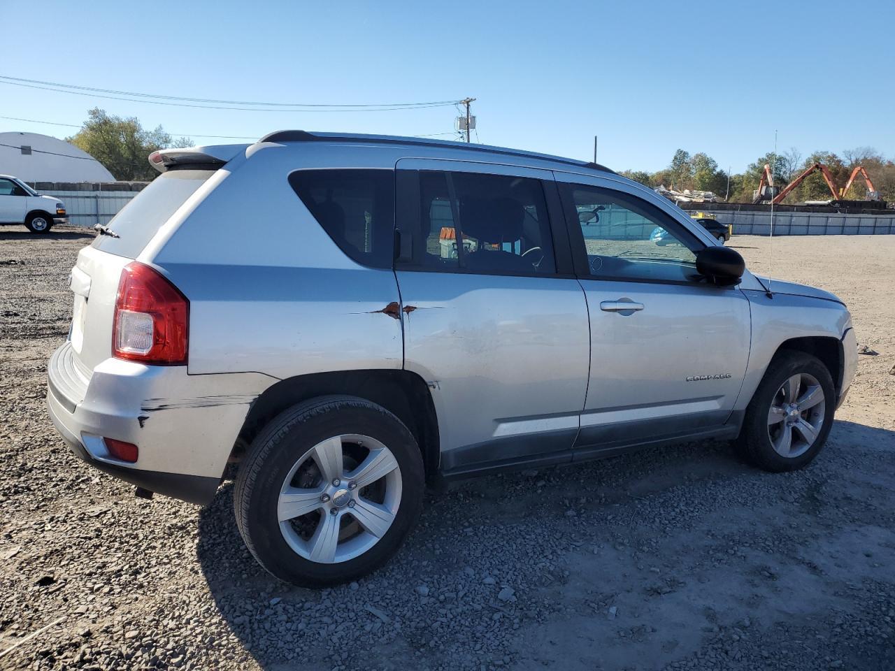 2011 Jeep Compass Sport - Фото 3