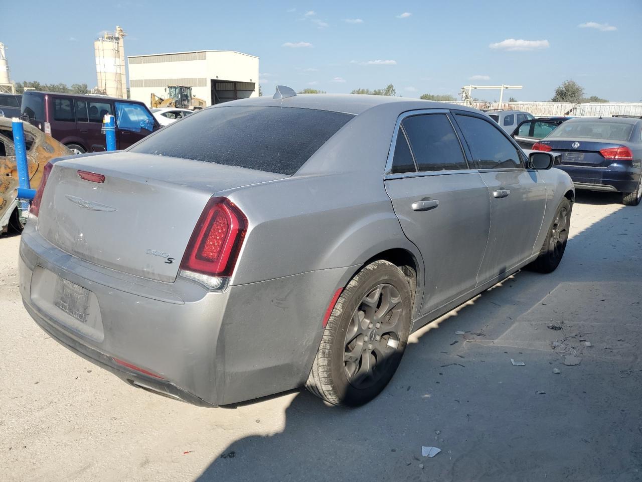 2016 Chrysler 300 S - Image 3