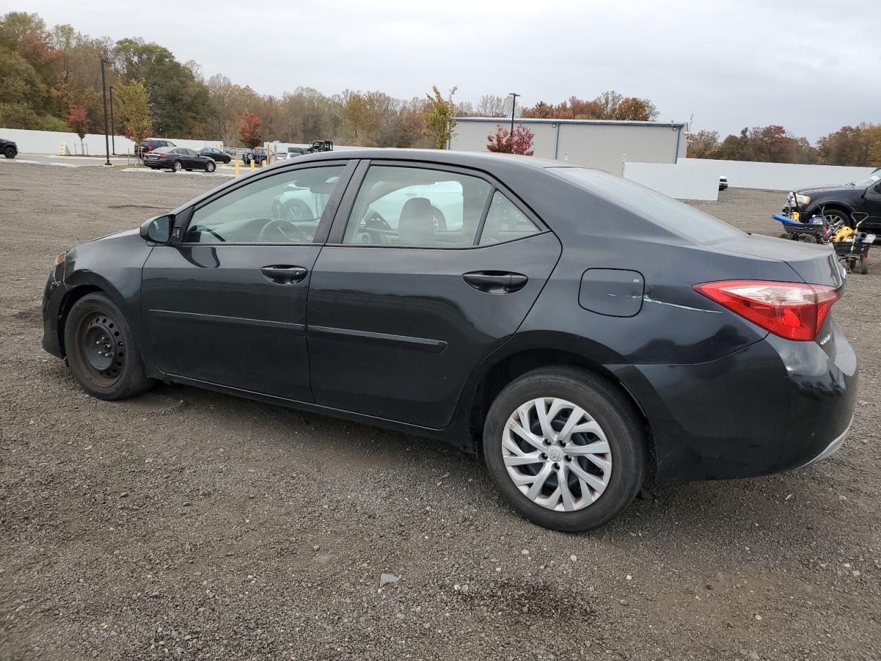 2017 Toyota Corolla L - Фото 2