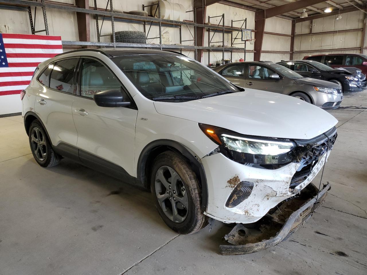 2025 Ford Escape St Line - Image 4