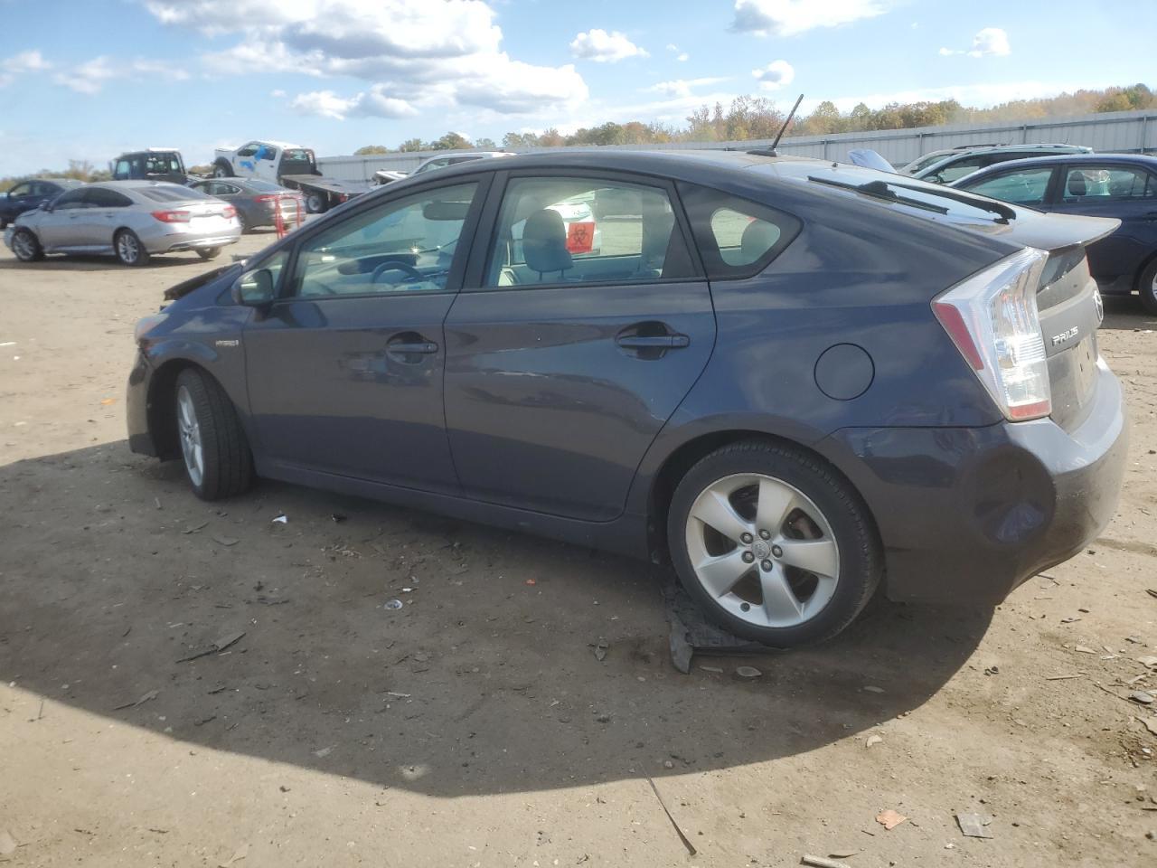2010 Toyota Prius - Image 2