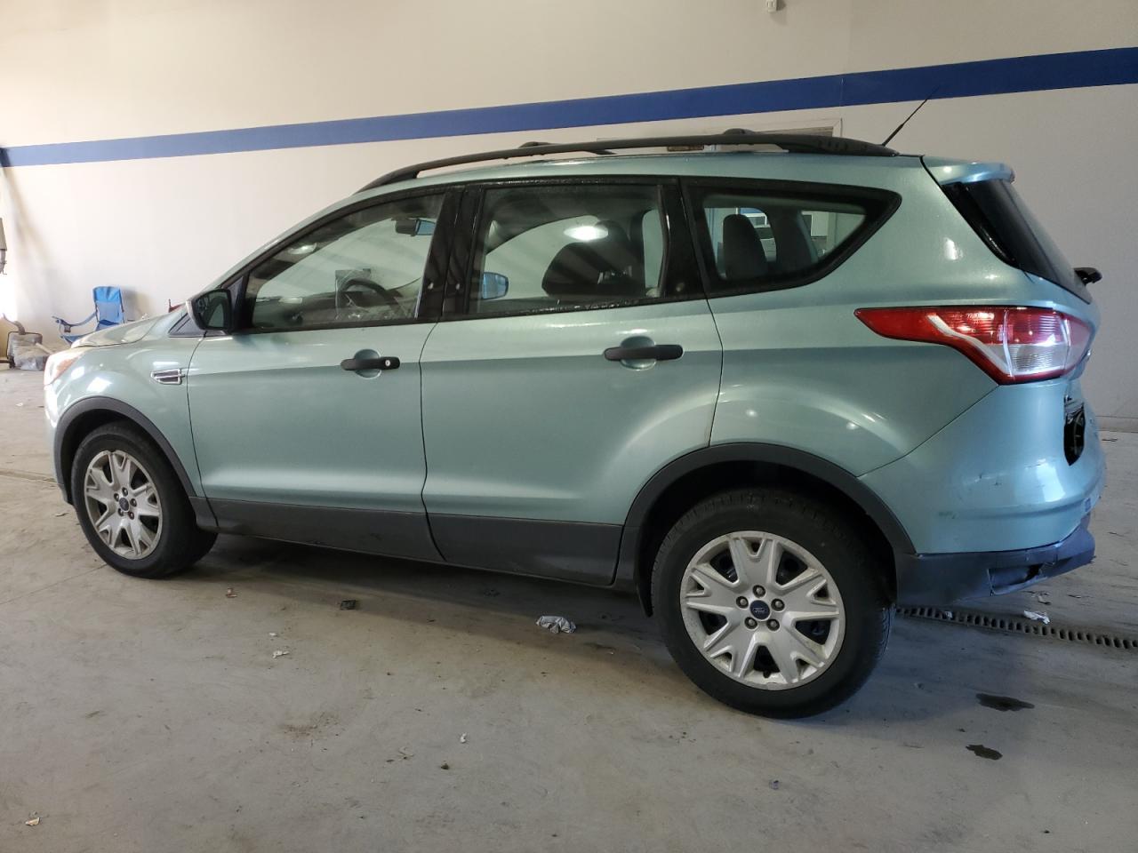 2013 Ford Escape S - Фото 2