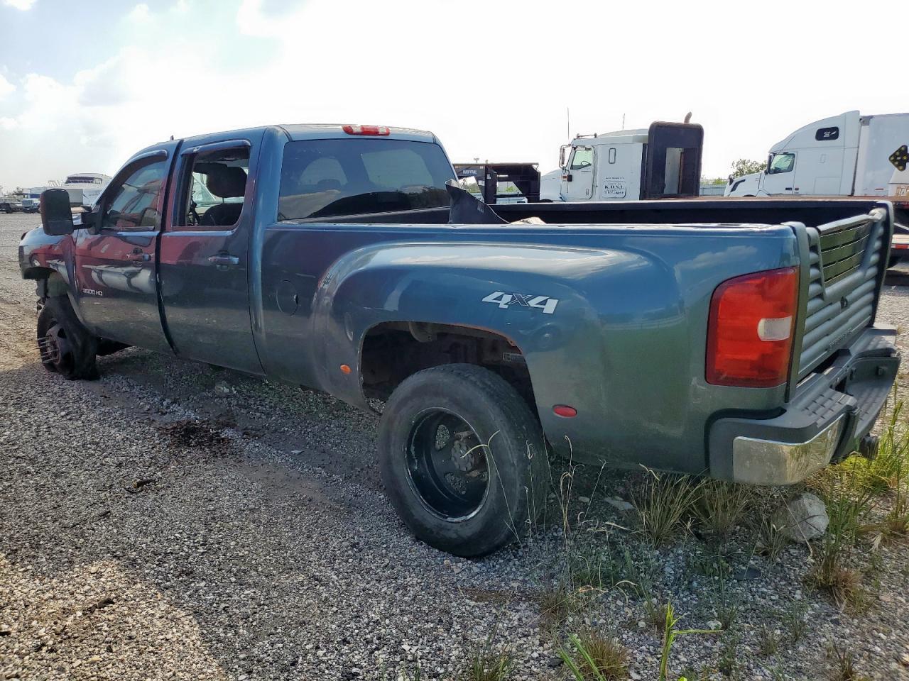 2011 Chevrolet Silverado K3500 Ltz - Фото 2