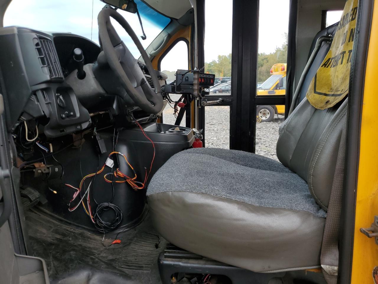 2006 Bluebird Micro Bird G3500 - School Bus - Фото 7