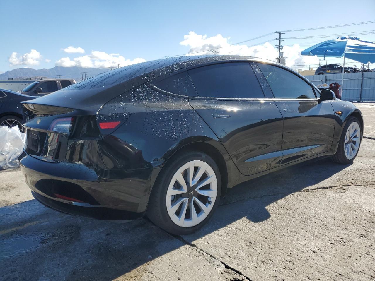 2023 Tesla Model 3 - Фото 3