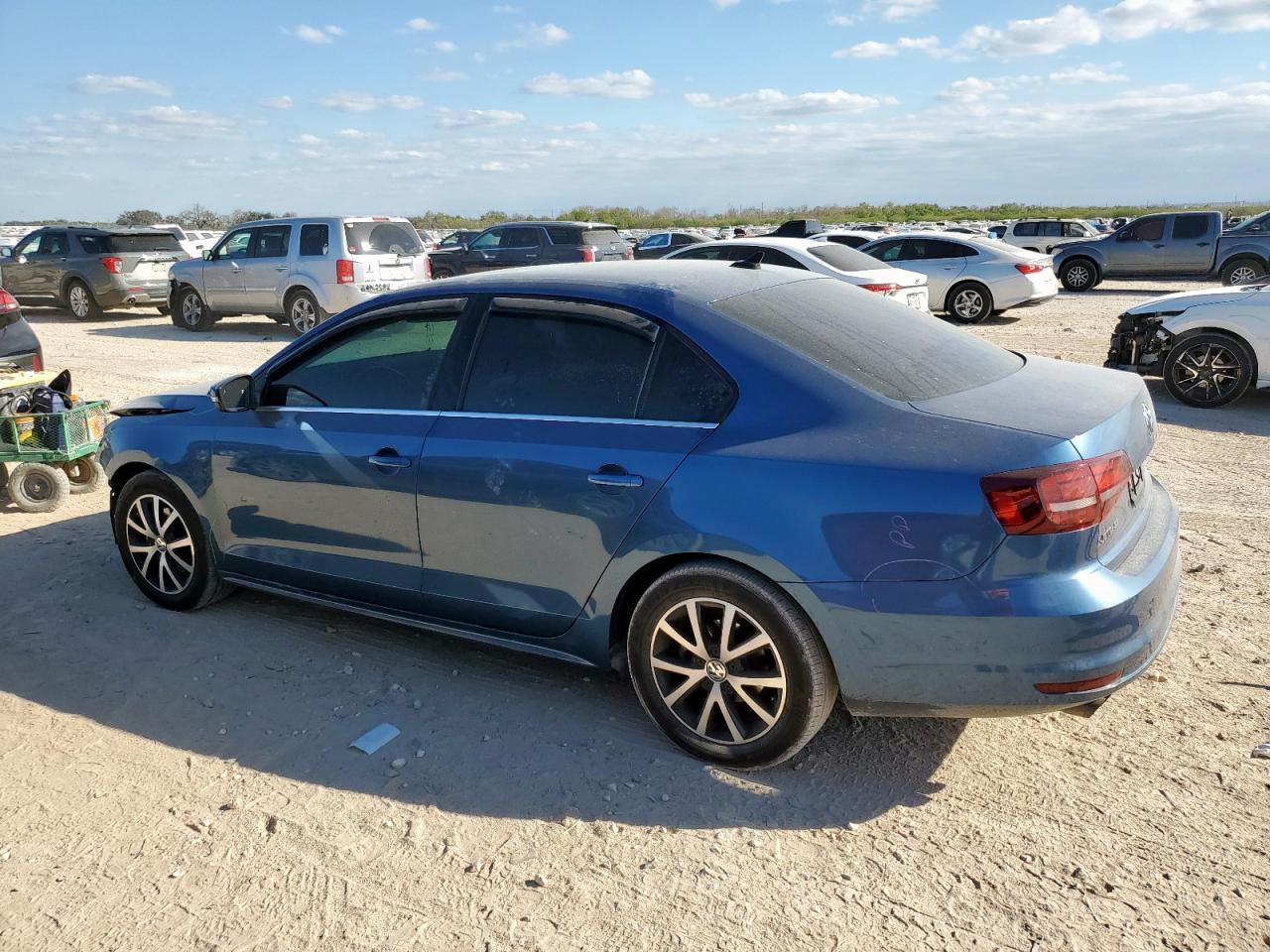 2017 Volkswagen Jetta Se - Фото 2