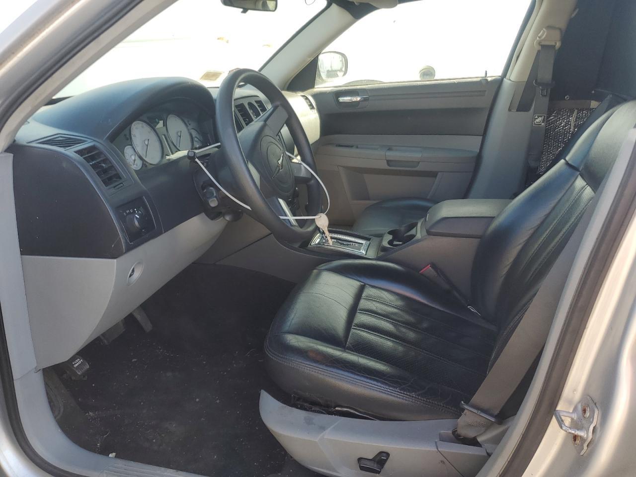 2007 Chrysler 300 - Image 7