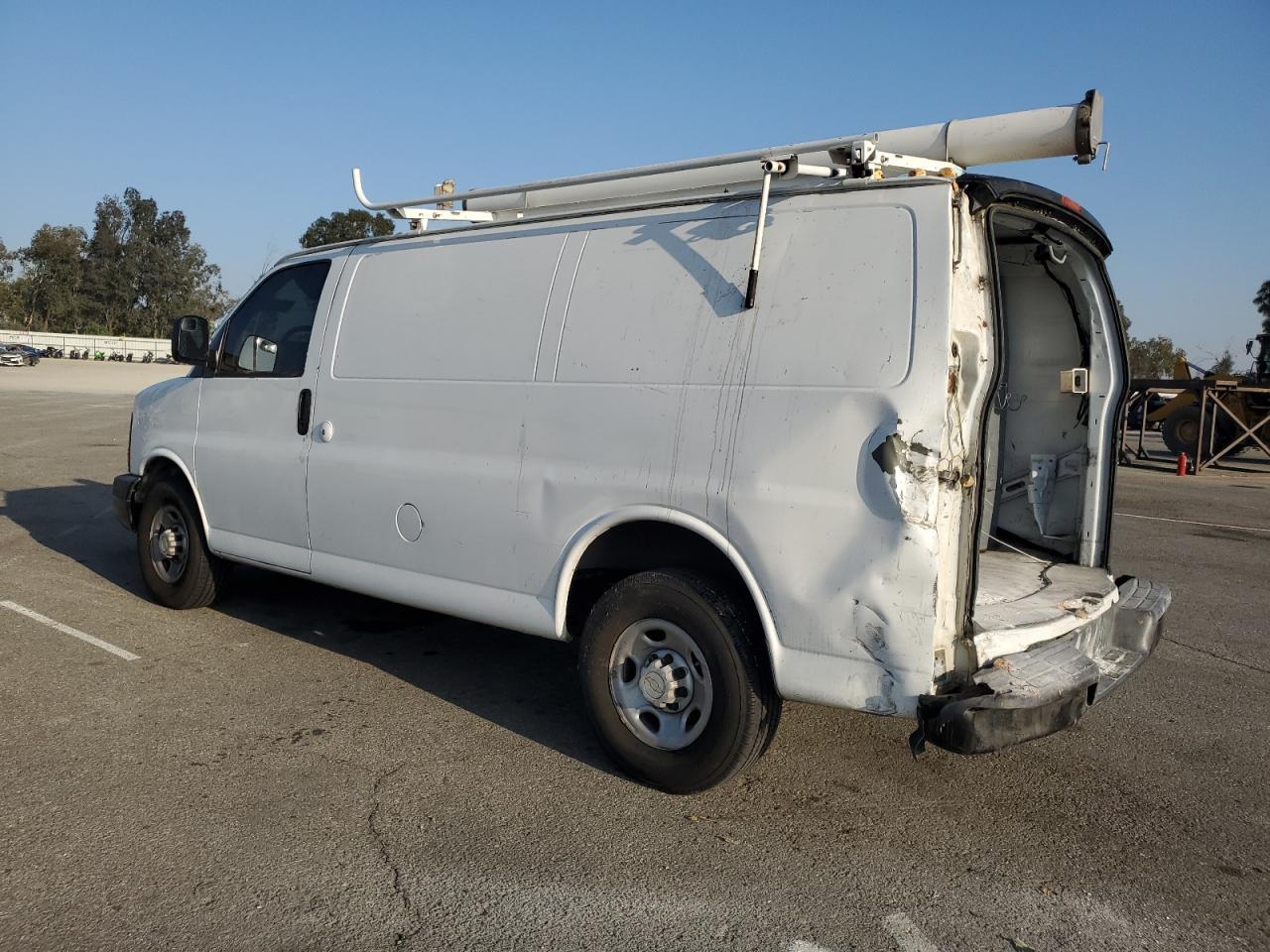 2007 Chevrolet Express 2500 Delivery Van - Фото 2
