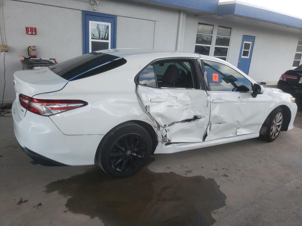 2018 Toyota Camry L - Фото 3