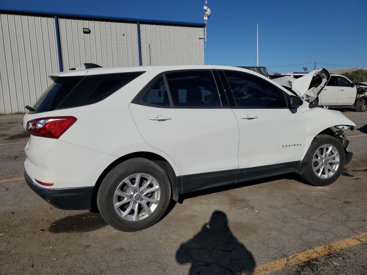 2018 Chevrolet Equinox Ls - Фото 3