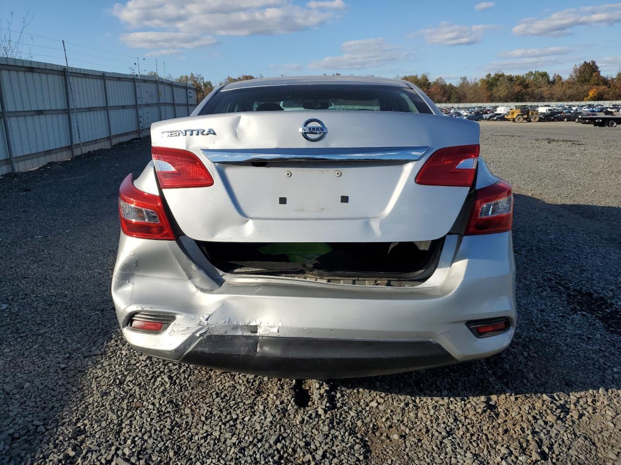 2018 Nissan Sentra S - Фото 6