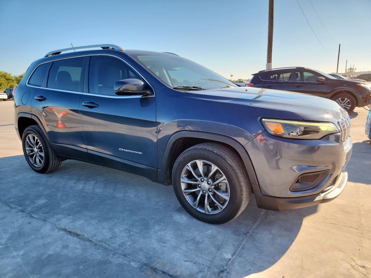 2020 Jeep Cherokee Latitude Plus - Image 4