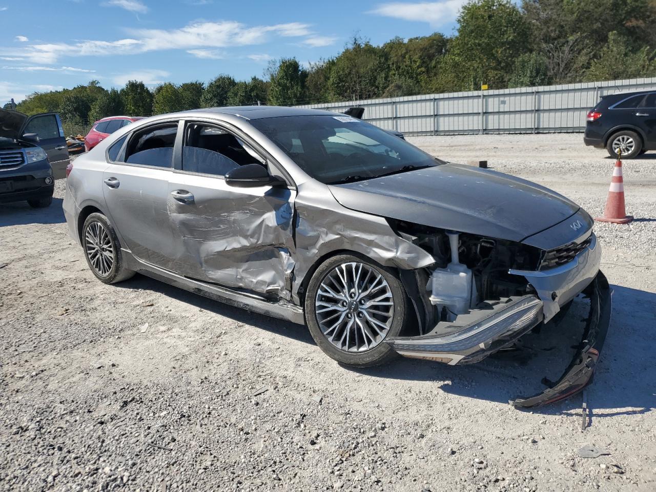 2024 Kia Forte Gt Line - Фото 4