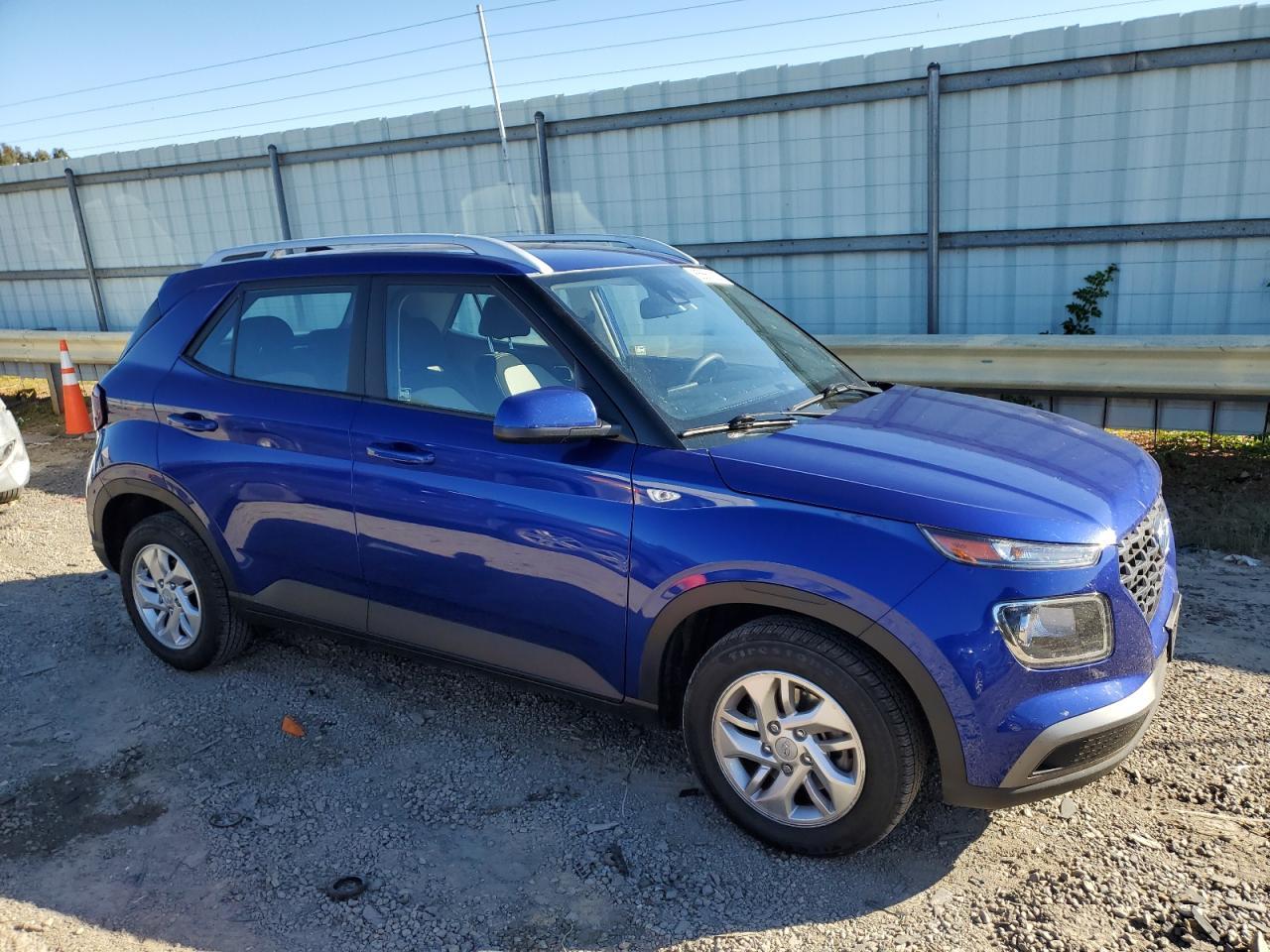 2020 Hyundai Venue Sel - Image 4