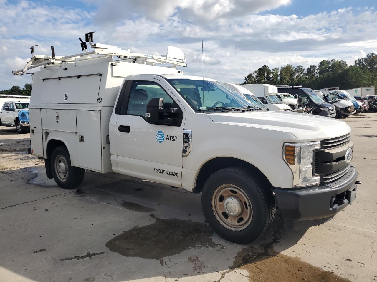 2019 Ford F350 Super Duty - Image 4