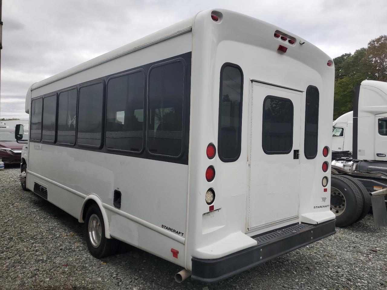 2019 Ford Econoline E450 Super Duty Cutaway Van - Фото 3