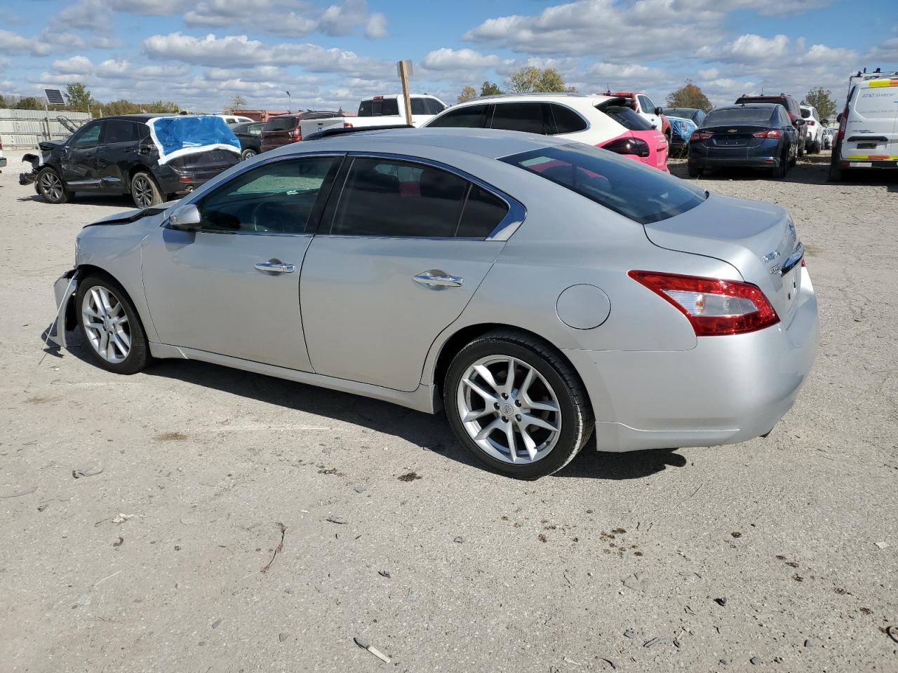 2010 Nissan Maxima S - Фото 2