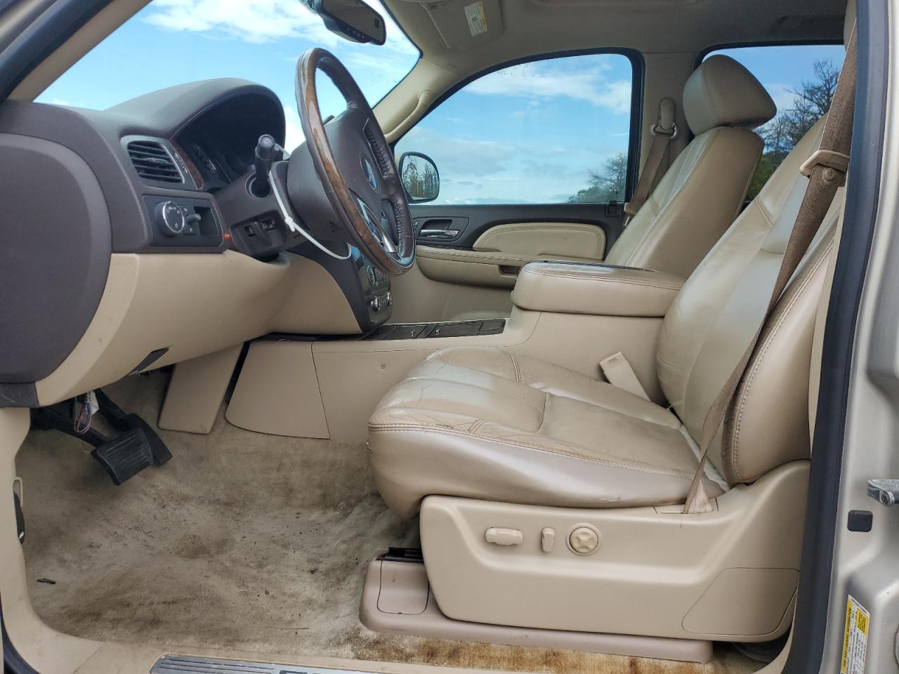 2007 GMC Yukon Denali - Image 7