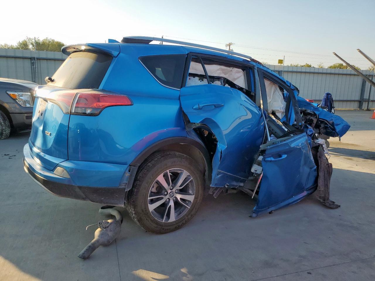 2018 Toyota Rav4 Adventure - Фото 3