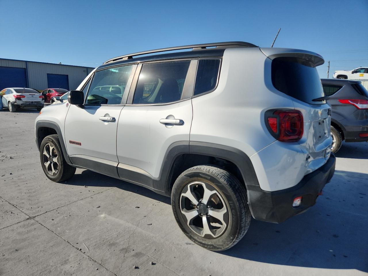 2019 Jeep Renegade Trailhawk - Image 2