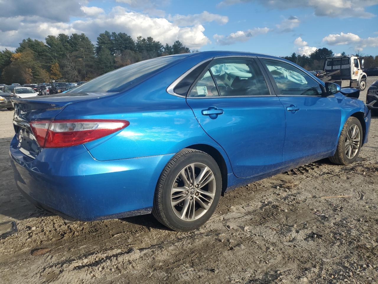 2017 Toyota Camry Le - Фото 3