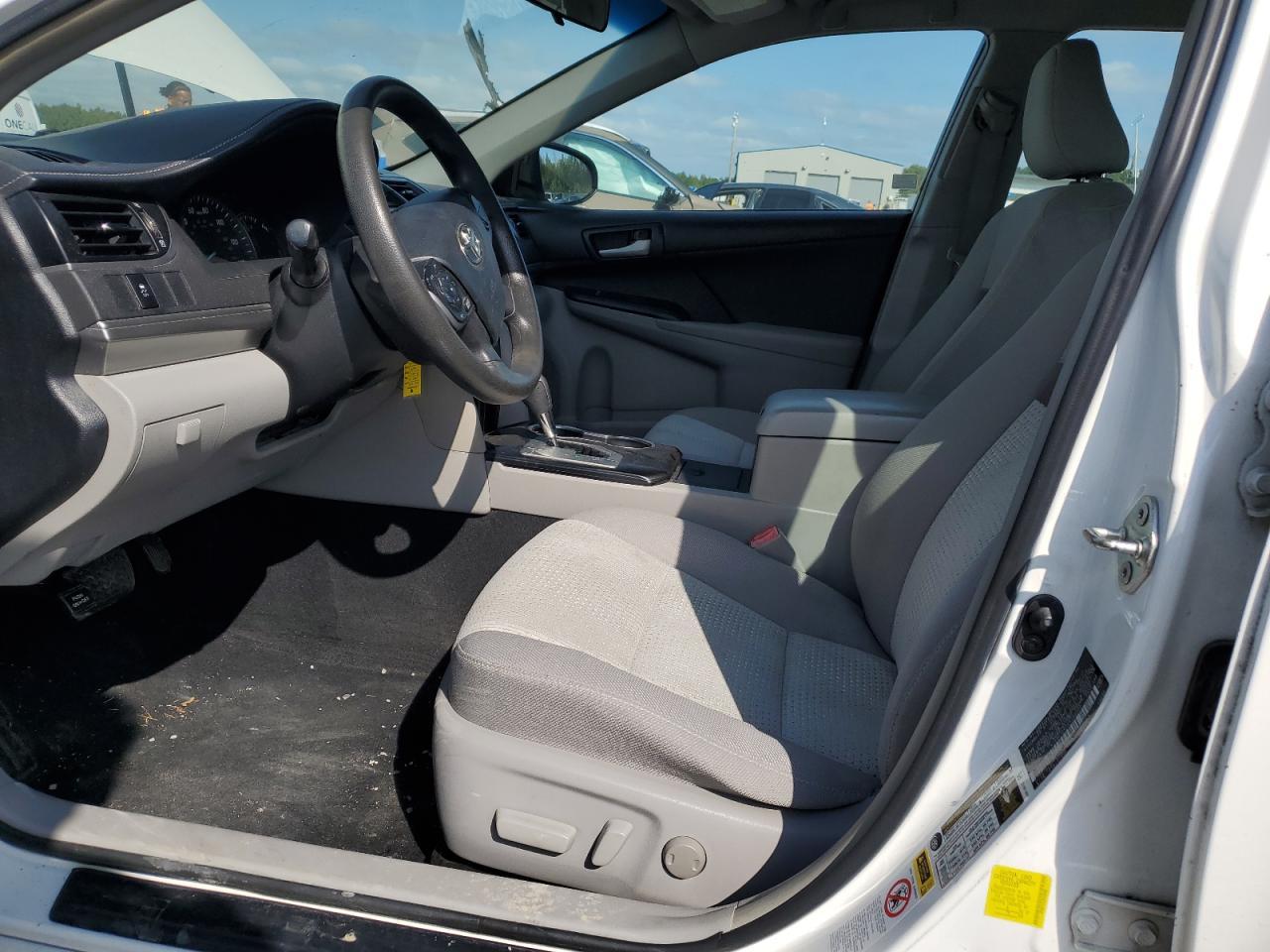 2014 Toyota Camry L - Image 7