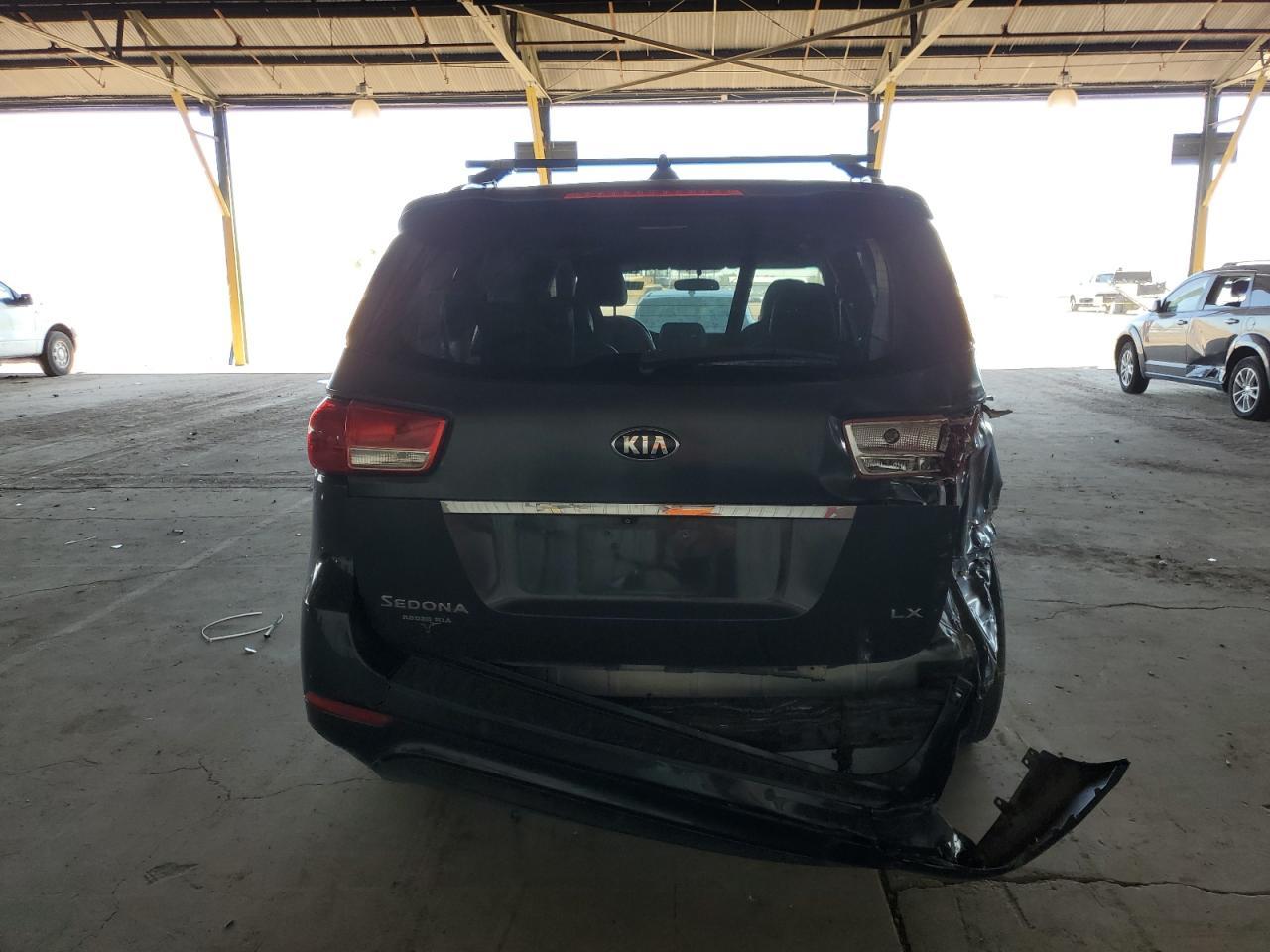 2017 Kia Sedona Lx - Фото 6