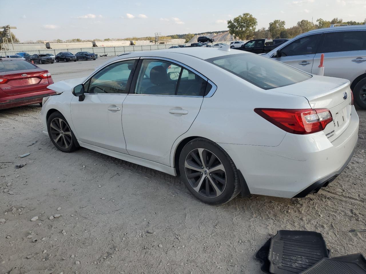 2019 Subaru Legacy 2.5I Limited - Фото 2