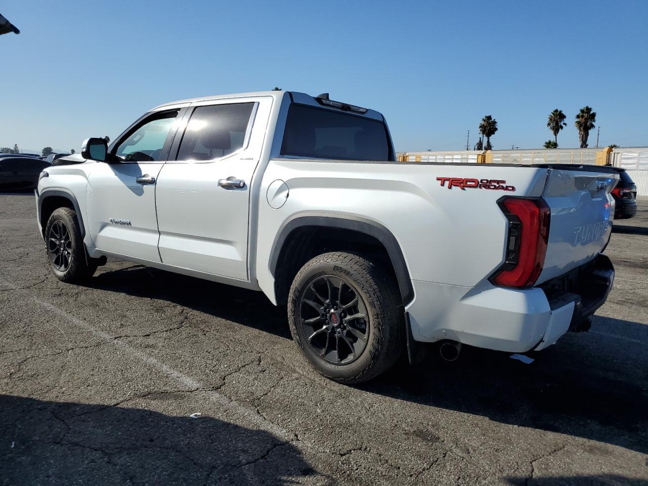2022 Toyota Tundra Crewmax Limited - Фото 2