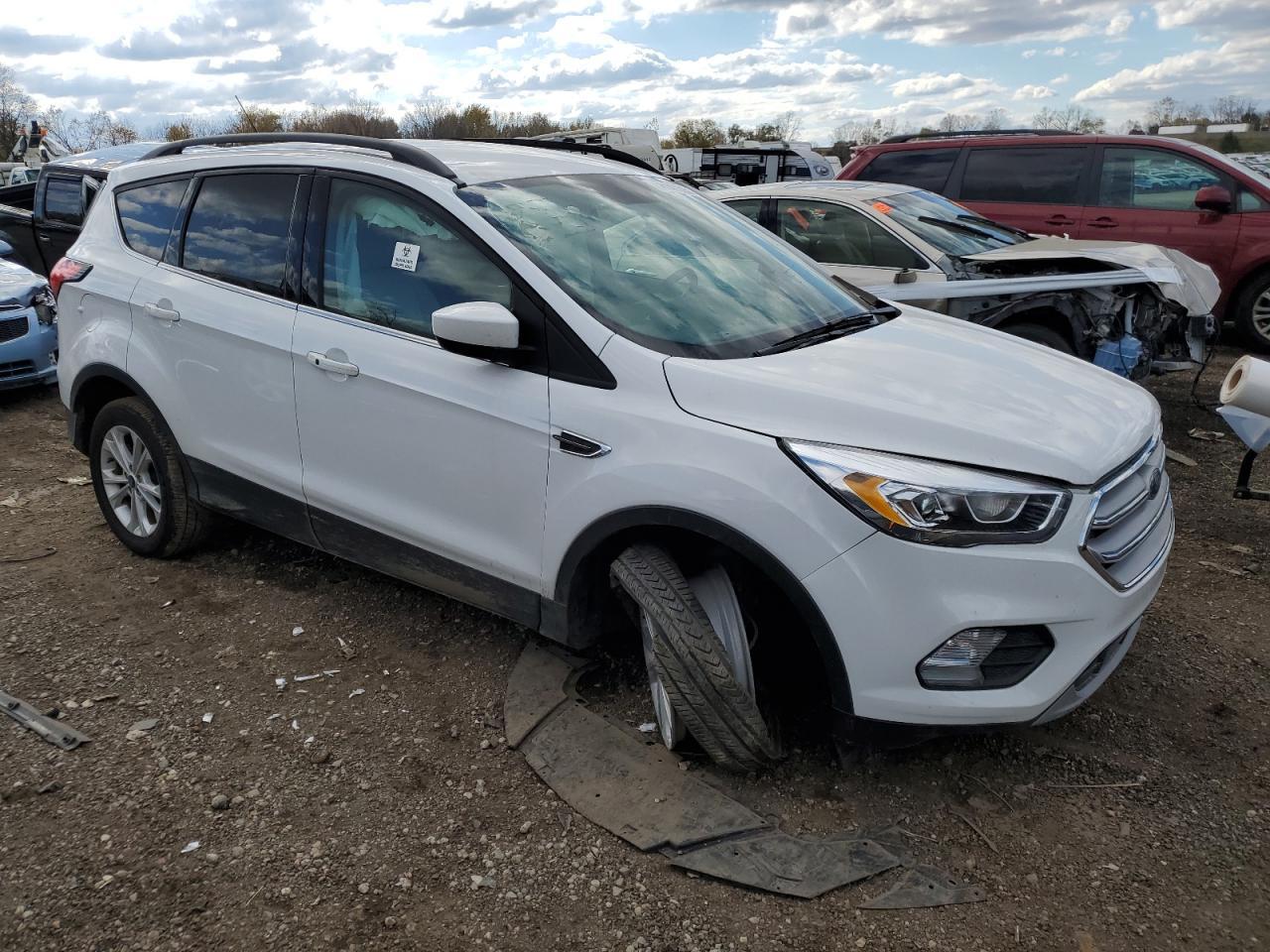 2019 Ford Escape Sel - Фото 4