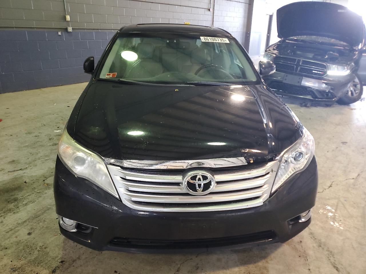 2012 Toyota Avalon Base - Image 5