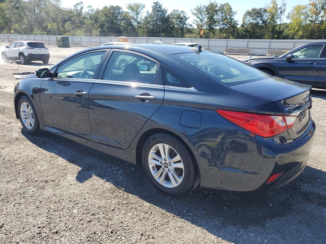 2014 Hyundai Sonata Gls - Image 2
