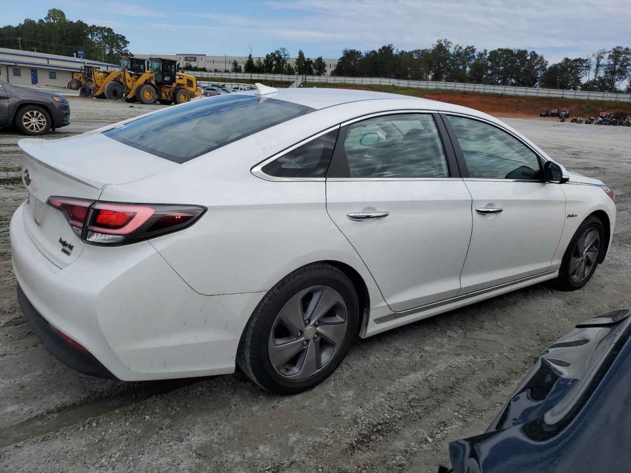 2017 Hyundai Sonata Hybrid - Image 3