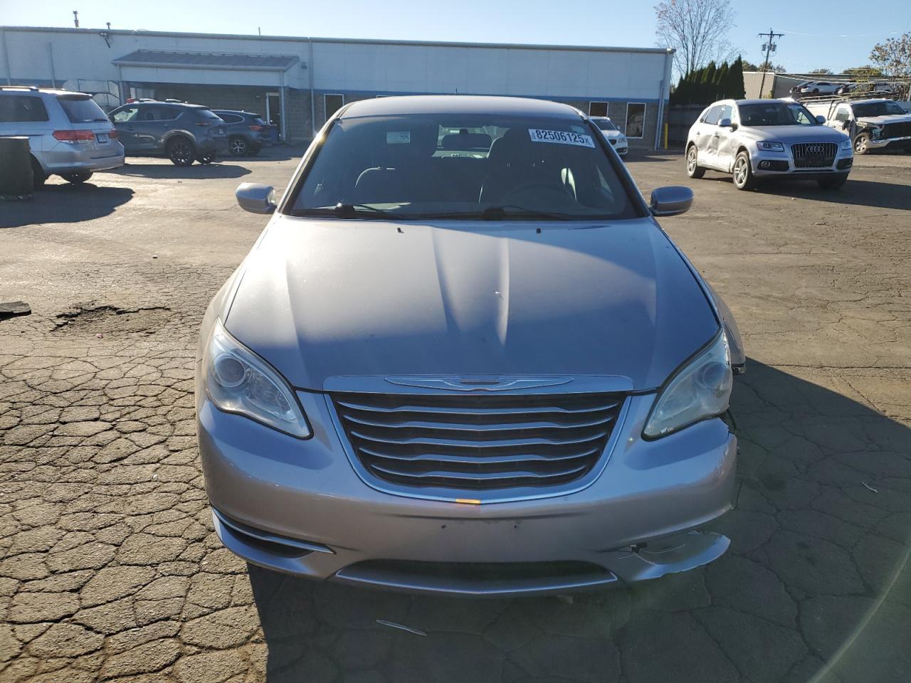 2013 Chrysler 200 Lx - Image 5
