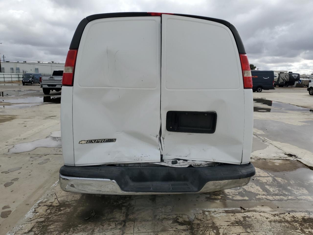 2017 Chevrolet Express G3500 - Фото 6