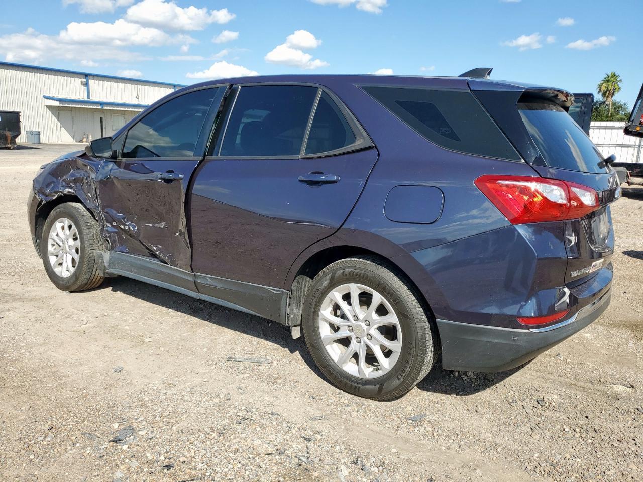 2018 Chevrolet Equinox Ls - Image 2