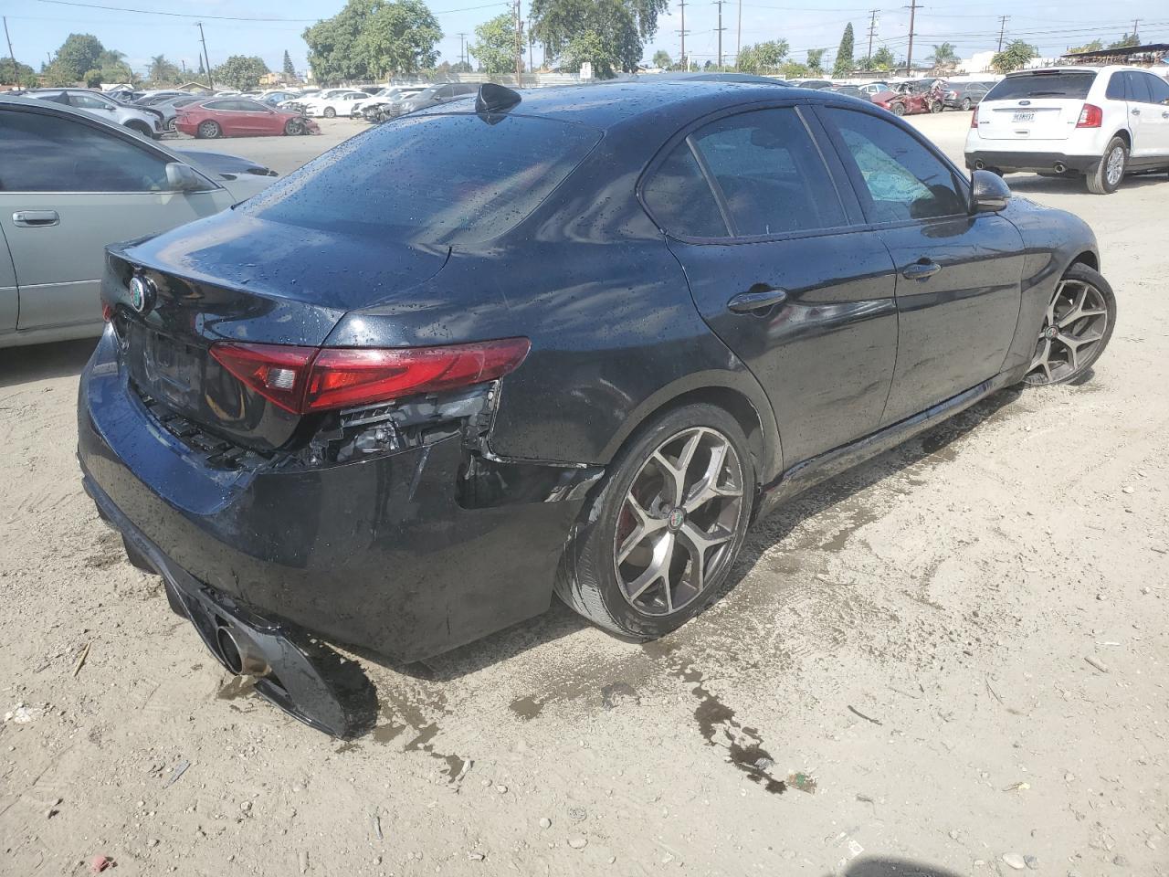 2019 Alfa Romeo Giulia - Фото 3