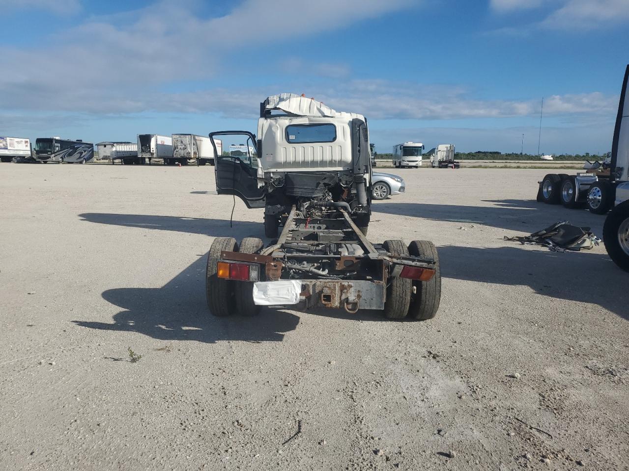 2021 Isuzu Npr - Фото 6