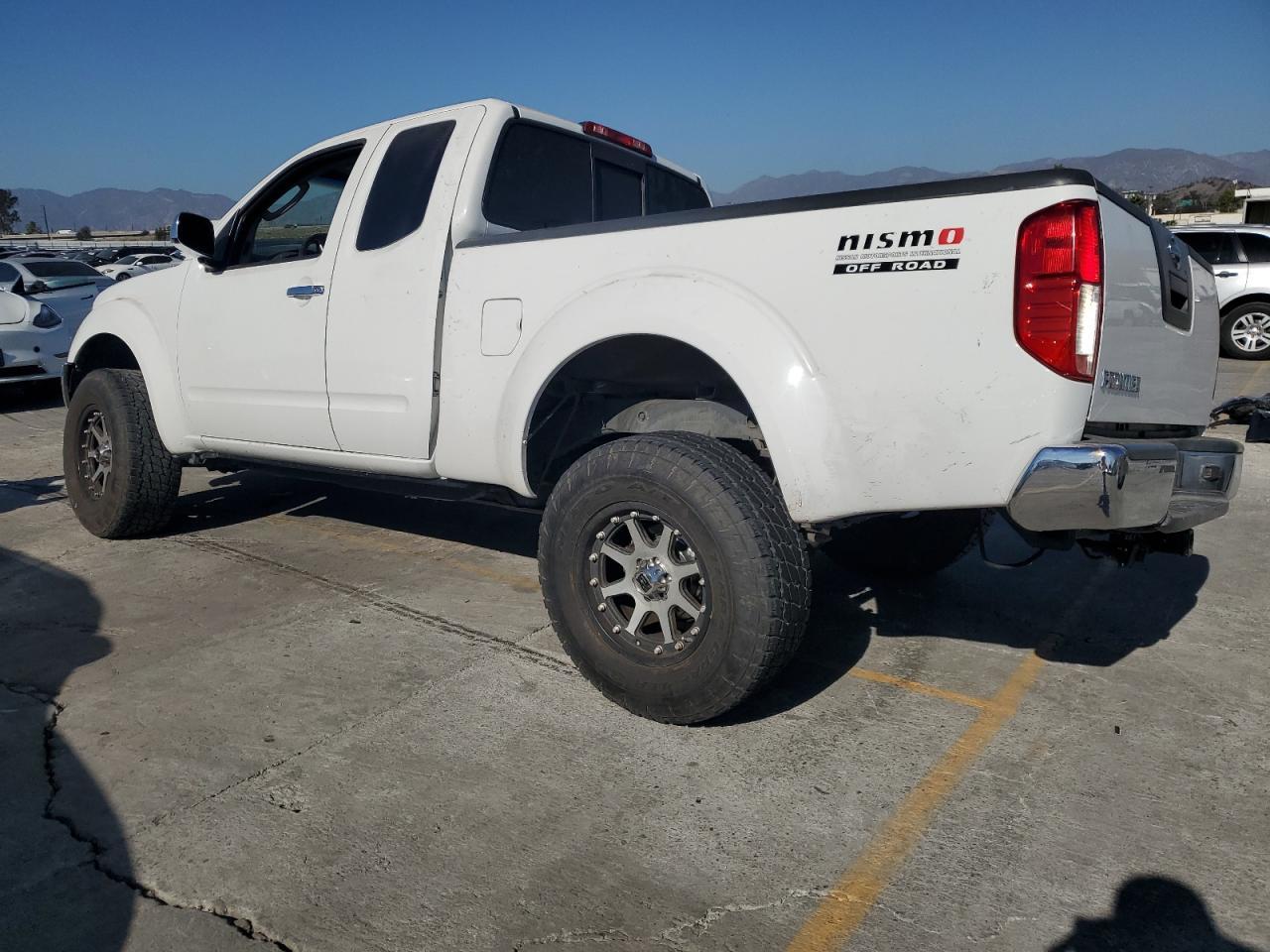 2007 Nissan Frontier King Cab Le - Image 2