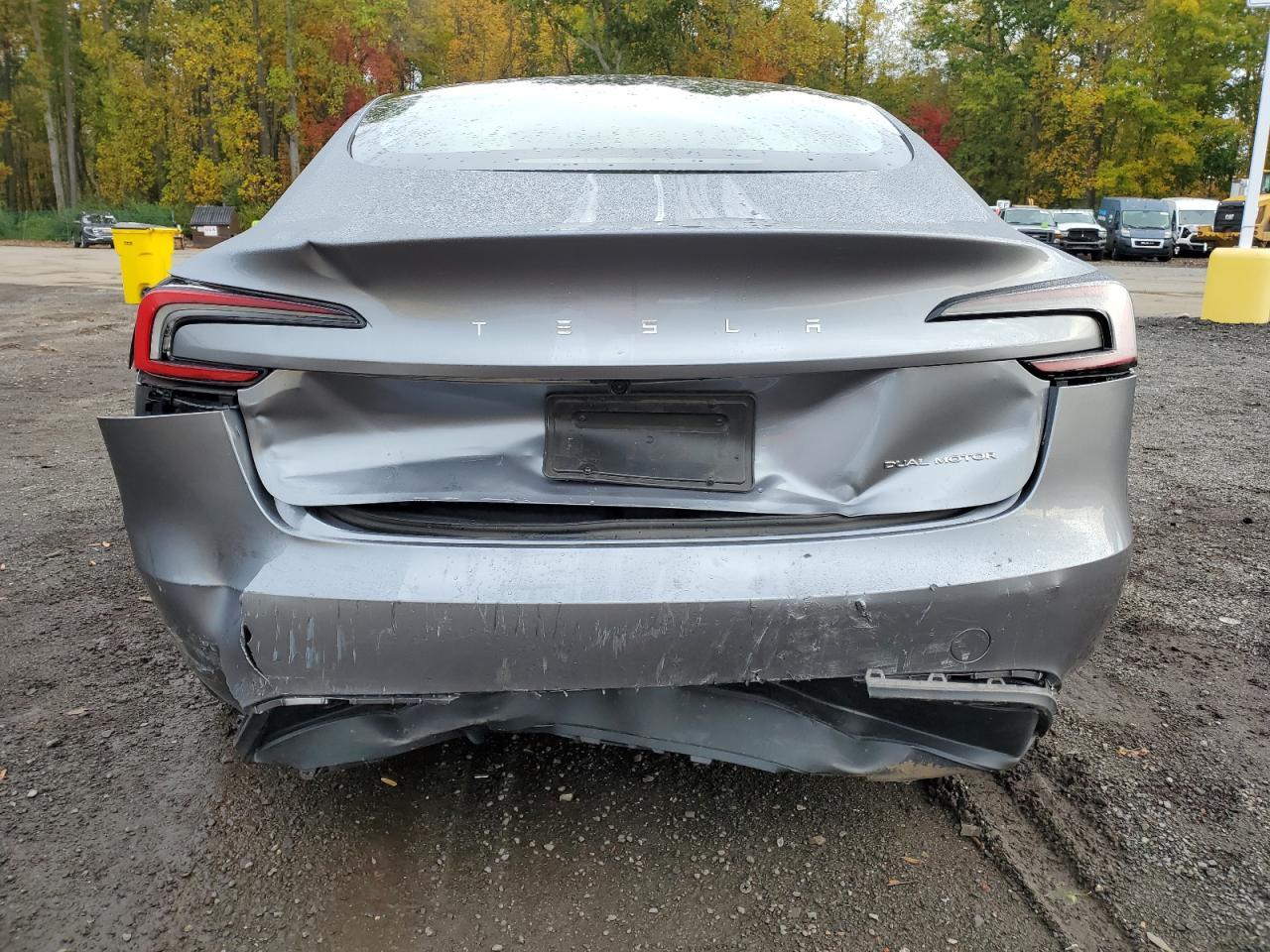2025 Tesla Model 3 - Фото 6