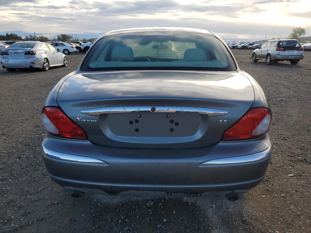 2002 Jaguar X-Type 2.5 - Image 6
