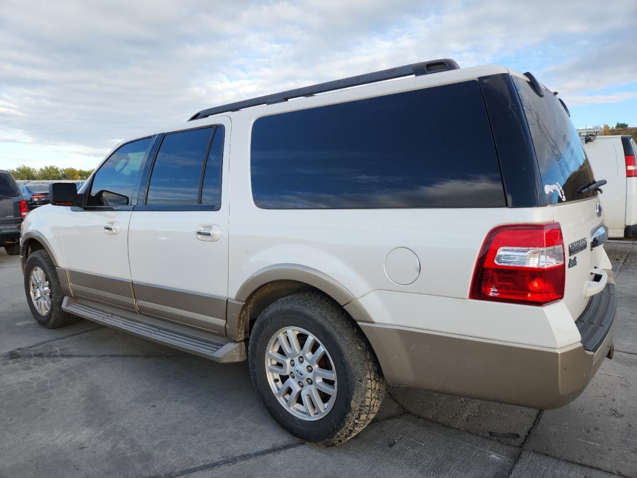 2011 Ford Expedition El Xlt - Фото 2