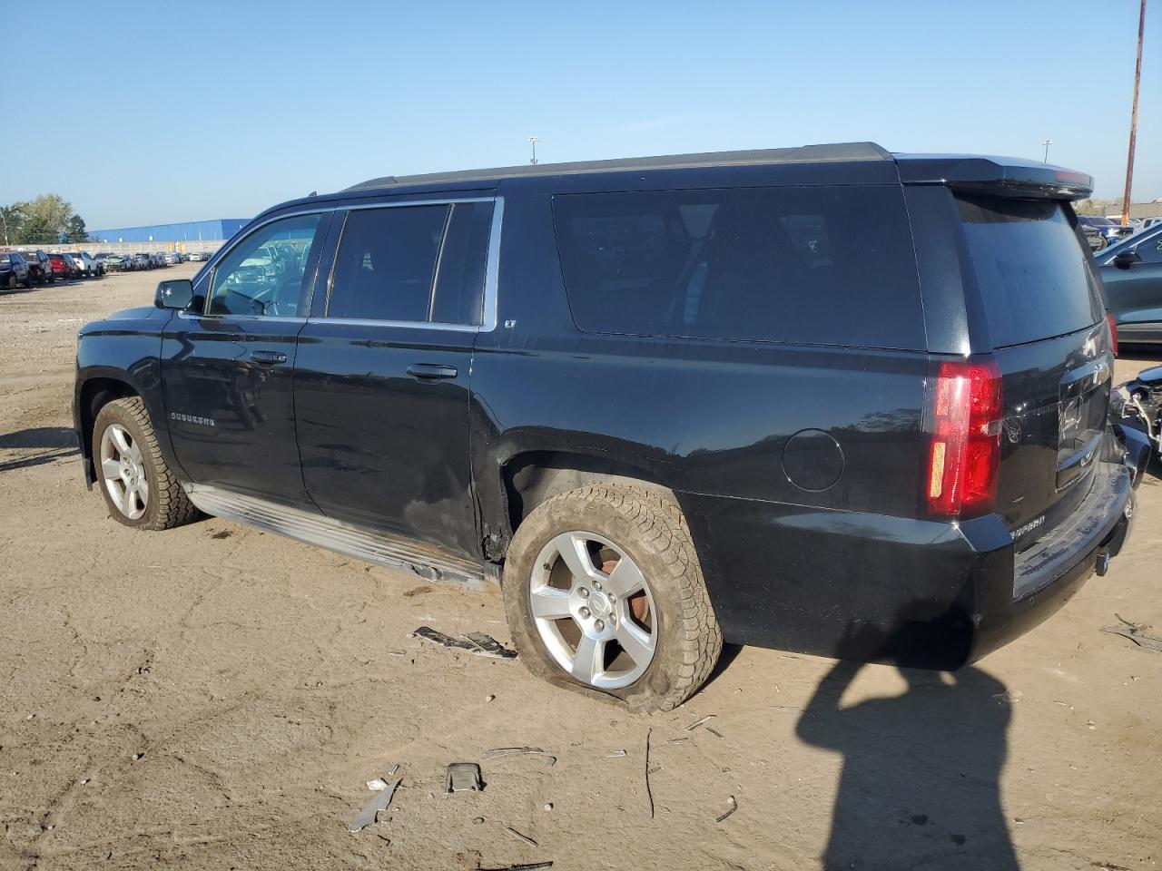 2015 Chevrolet Suburban K1500 Lt - Фото 2