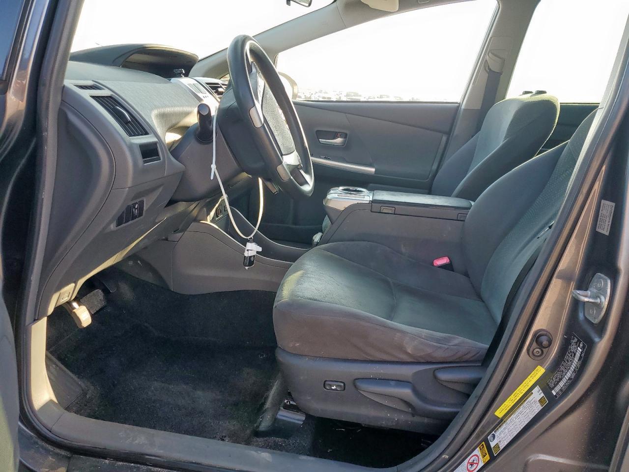 2014 Toyota Prius V - Фото 7