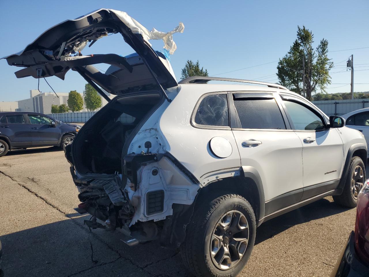 2019 Jeep Cherokee Trailhawk - Фото 3
