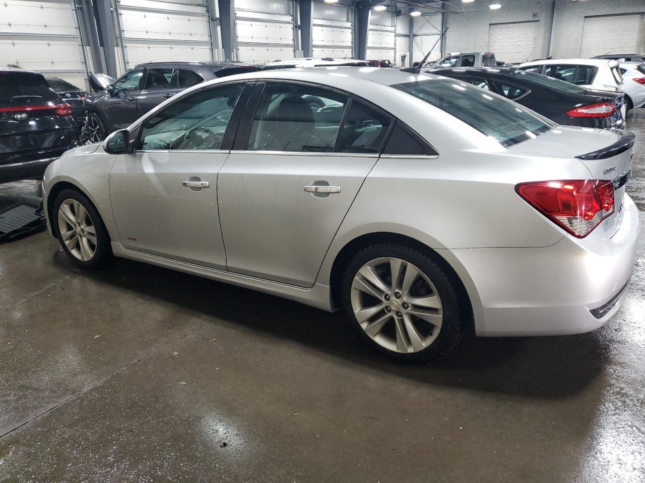 2014 Chevrolet Cruze Ltz - Image 2