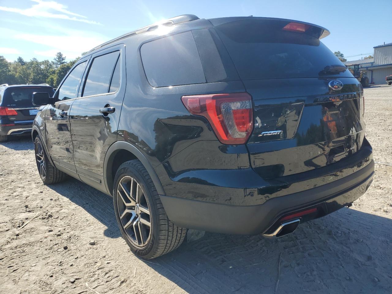 2016 Ford Explorer Sport - Фото 2