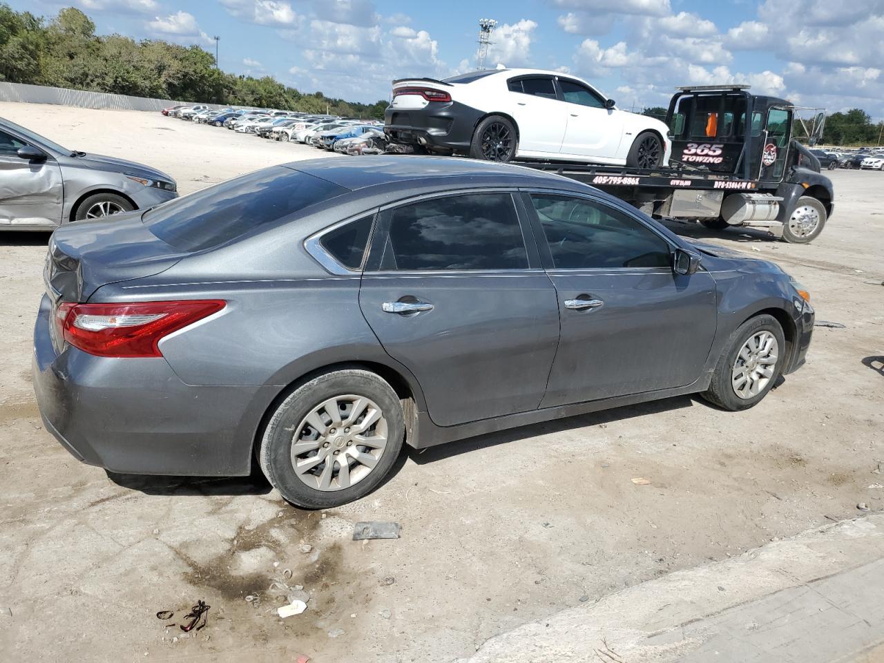 2018 Nissan Altima 2.5 - Image 3