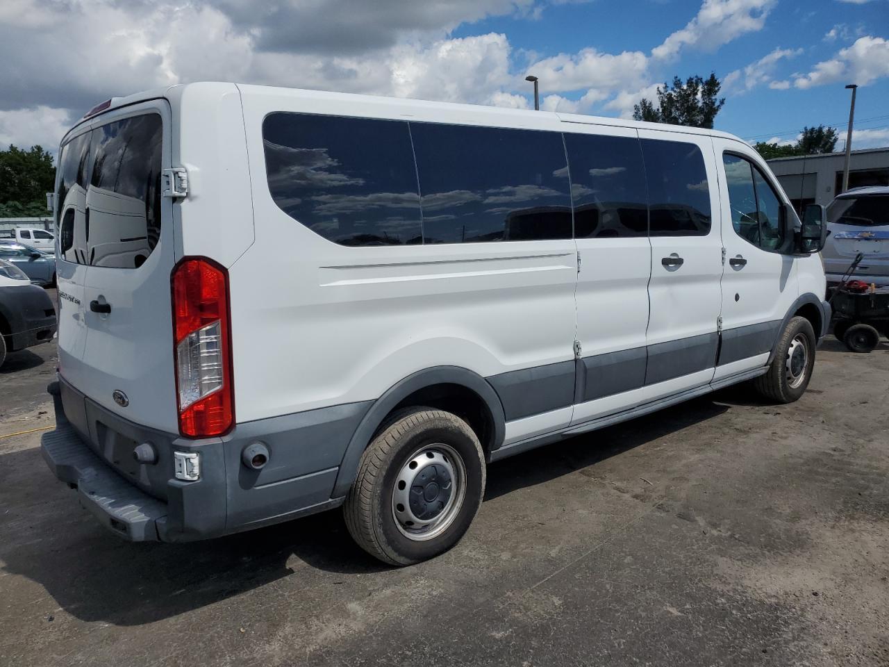 2015 Ford Transit T-350 - Фото 3